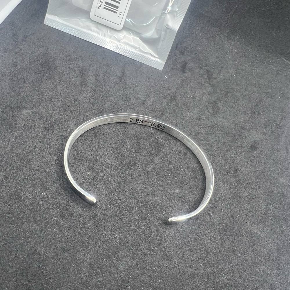 LEO Bracelet-Bangle - Picture 9 of 13